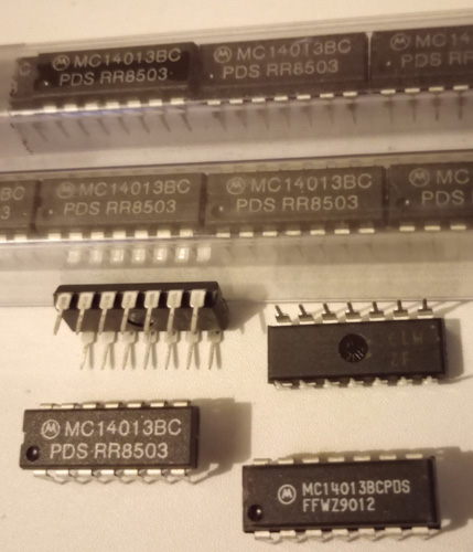 Lot of 34: Motorola MC14013BCP FREE Shipping