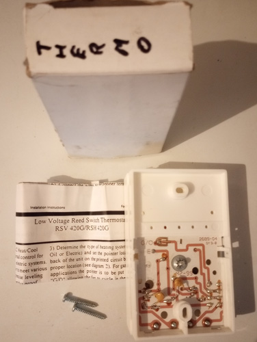 UNUSED Columbus Electric 2E514C Low Voltage Thermostat Pic 2